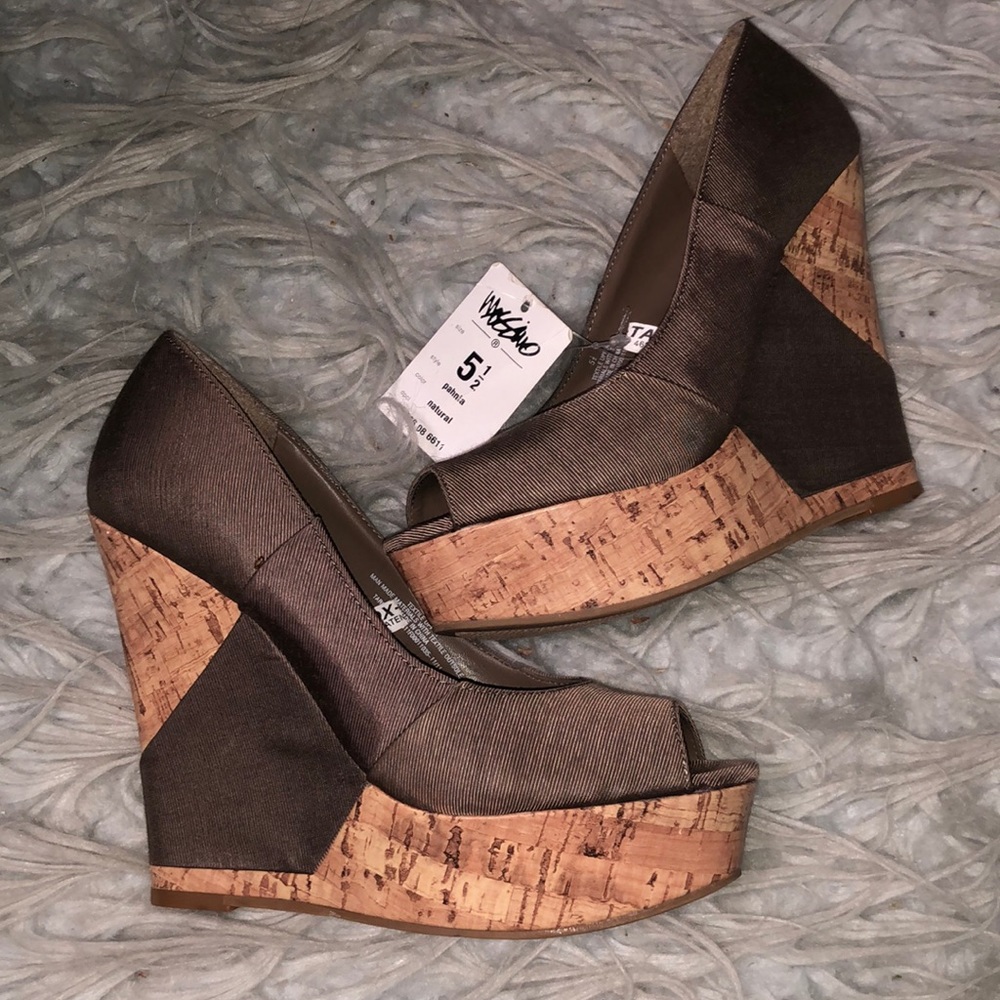 Mossimo pahnia open toe natural wedges shoes